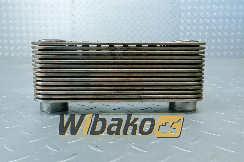 Oil cooler for engine Deutz BF6M1013 04209931 - Enfriador de aceite para Maquinaria de construcción: foto 1 Oil cooler for engine Deutz BF6M1013 04209931 - Enfriador de aceite para Maquinaria de construcción: foto 1