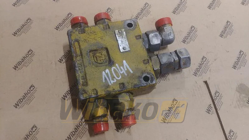 ZF 7730900117 - Válvula hidráulica para Maquinaria de construcción: foto 1 ZF 7730900117 - Válvula hidráulica para Maquinaria de construcción: foto 1