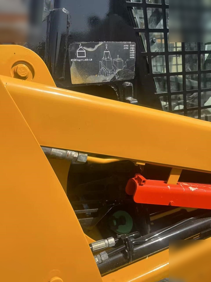 CATERPILLAR 226B3 - Minicargadora: foto 2 CATERPILLAR 226B3 - Minicargadora: foto 2