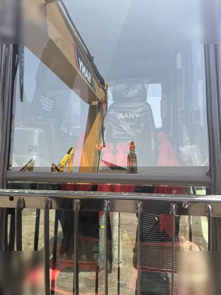 SANY SY135C - Excavadora de cadenas: foto 4 SANY SY135C - Excavadora de cadenas: foto 4