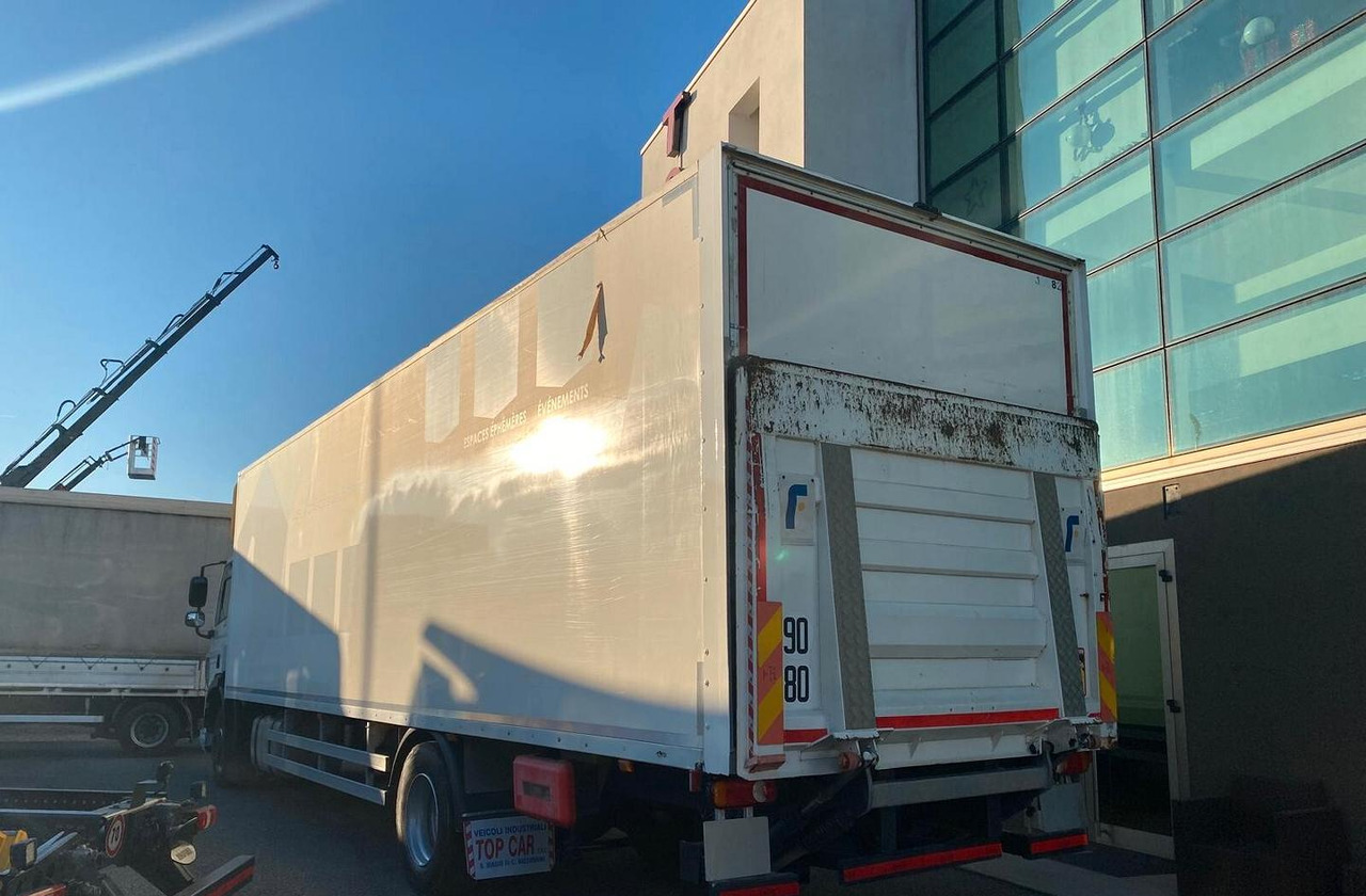 DAF 310 FA CASSONE E SPONDA EURO 6 - Camión caja cerrada: foto 5 DAF 310 FA CASSONE E SPONDA EURO 6 - Camión caja cerrada: foto 5