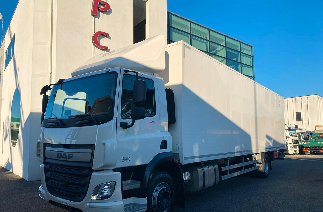 DAF 310 FA CASSONE E SPONDA EURO 6 - Camión caja cerrada: foto 1 DAF 310 FA CASSONE E SPONDA EURO 6 - Camión caja cerrada: foto 1