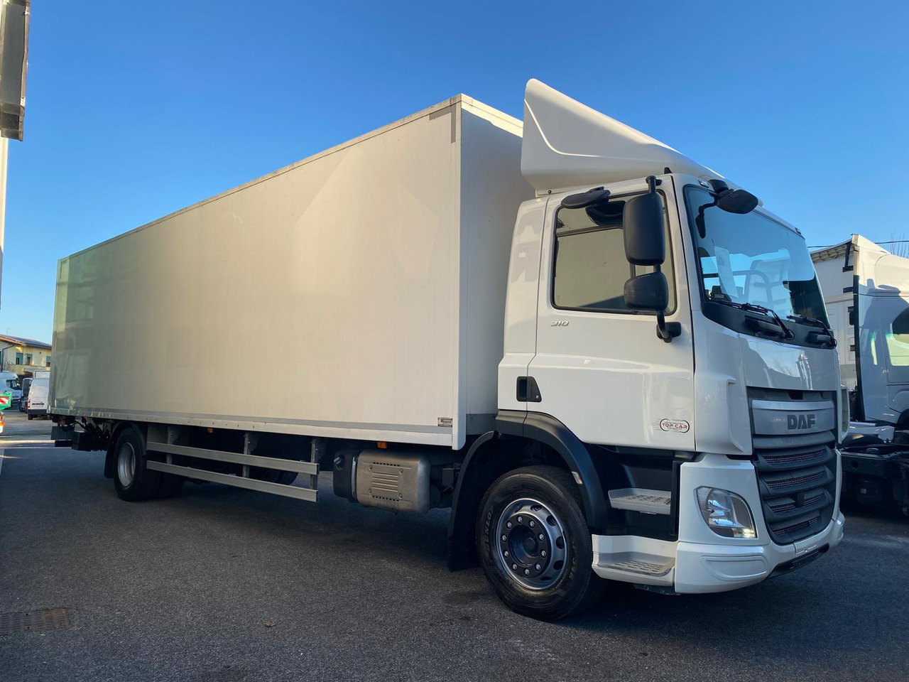DAF 310 FA - Camión caja cerrada: foto 3 DAF 310 FA - Camión caja cerrada: foto 3
