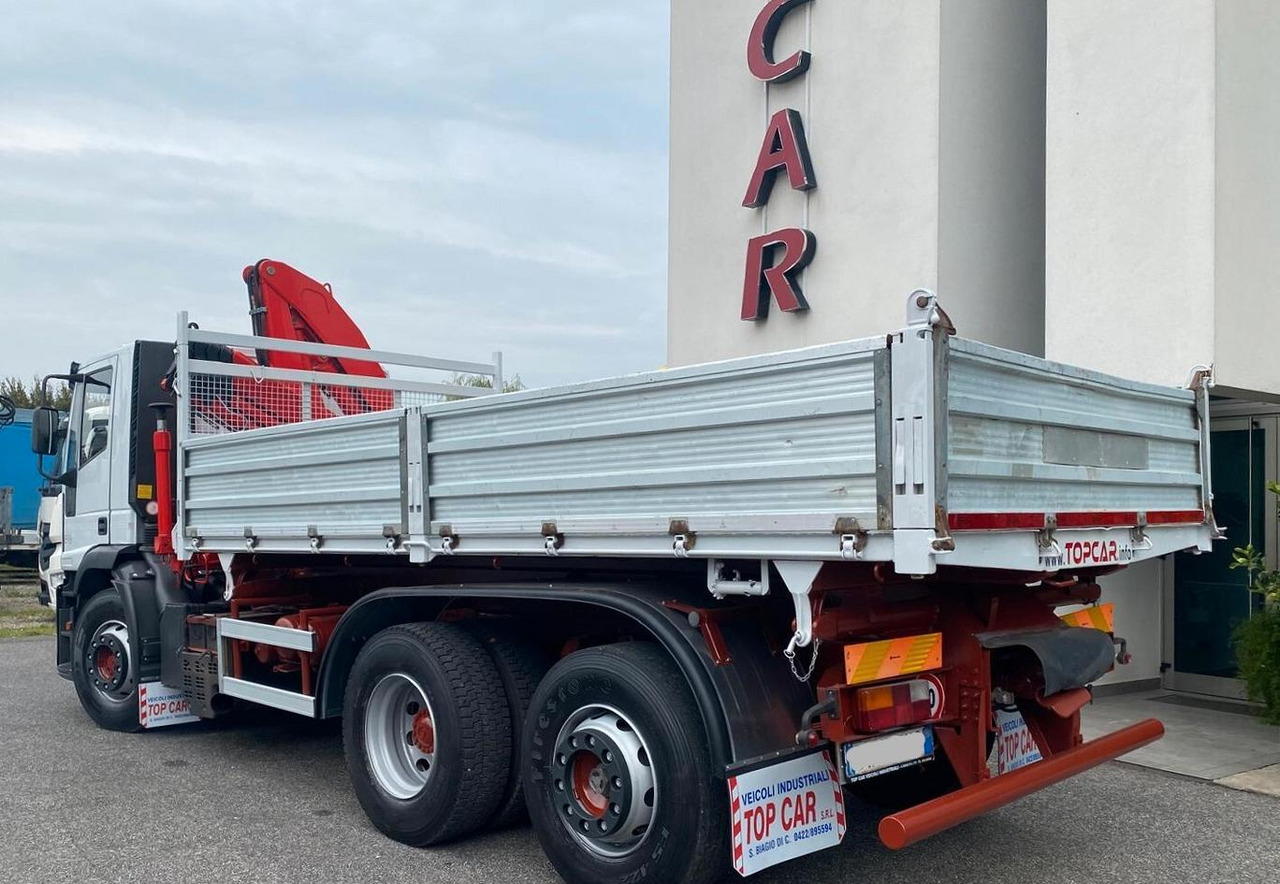 IVECO 440E38 RIBALTABILE TRILATERALE E GRU FASSI - Camión caja abierta: foto 5 IVECO 440E38 RIBALTABILE TRILATERALE E GRU FASSI - Camión caja abierta: foto 5