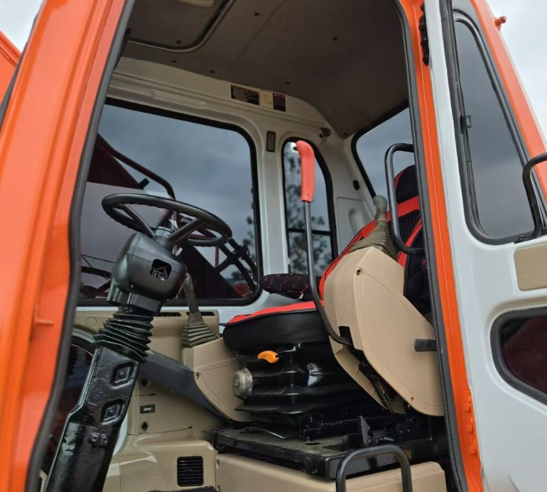 DOOSAN Good Condition Original Doosan DH150w-7 Wheel Excavator 15 Tons Used Doosan Dh150w-7 Excavator Used Wheel Excavator for Sale - Excavadora de ruedas: foto 3 DOOSAN Good Condition Original Doosan DH150w-7 Wheel Excavator 15 Tons Used Doosan Dh150w-7 Excavator Used Wheel Excavator for Sale - Excavadora de ruedas: foto 3