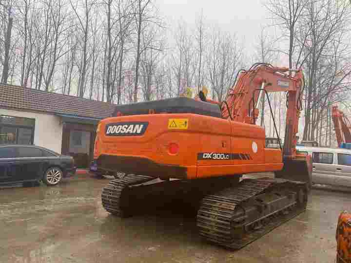 High Quality Doosan Big Size Excavator , Doosan 30ton Dx300lc Digging Machine , Doosan Excavator for Sale - Excavadora de cadenas: foto 3 High Quality Doosan Big Size Excavator , Doosan 30ton Dx300lc Digging Machine , Doosan Excavator for Sale - Excavadora de cadenas: foto 3