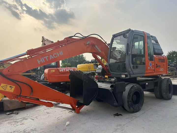 Hot Sale! Used Hitachi ZX130 Wheel Excavator |Excellent Condition| Best Price | Perfect for Construction & Road Projects - Excavadora de ruedas: foto 5 Hot Sale! Used Hitachi ZX130 Wheel Excavator |Excellent Condition| Best Price | Perfect for Construction & Road Projects - Excavadora de ruedas: foto 5