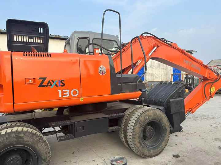 Hot Sale! Used Hitachi ZX130 Wheel Excavator |Excellent Condition| Best Price | Perfect for Construction & Road Projects - Excavadora de ruedas: foto 3 Hot Sale! Used Hitachi ZX130 Wheel Excavator |Excellent Condition| Best Price | Perfect for Construction & Road Projects - Excavadora de ruedas: foto 3
