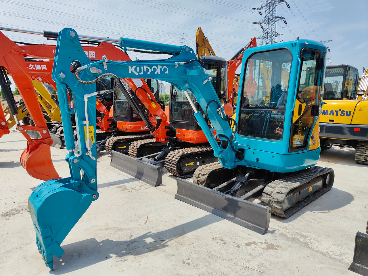 KUBOTA U25 - Miniexcavadora: foto 1 KUBOTA U25 - Miniexcavadora: foto 1