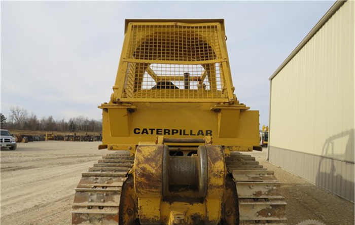 Used CAT D7 D7G Bulldozer with Winch /Caterpillar Bulldozer with Winch CAT D7G D7H D7R Dozer for Sale - Bulldozer: foto 3 Used CAT D7 D7G Bulldozer with Winch /Caterpillar Bulldozer with Winch CAT D7G D7H D7R Dozer for Sale - Bulldozer: foto 3