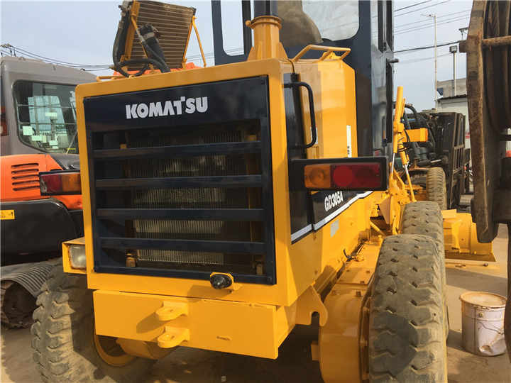 Used Komatsu GD305 Motor Grader Cheap Price Komatsu Road Grader GD305 Good Condition in China - Grader: foto 3 Used Komatsu GD305 Motor Grader Cheap Price Komatsu Road Grader GD305 Good Condition in China - Grader: foto 3