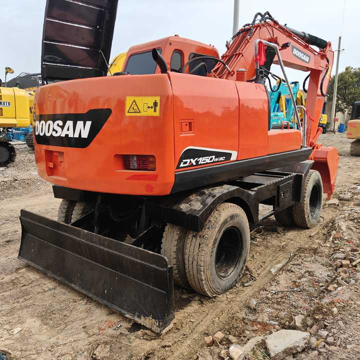 Used Original Doosan Dx150w-9 Wheel Excavator for Sale - Excavadora de ruedas: foto 2 Used Original Doosan Dx150w-9 Wheel Excavator for Sale - Excavadora de ruedas: foto 2