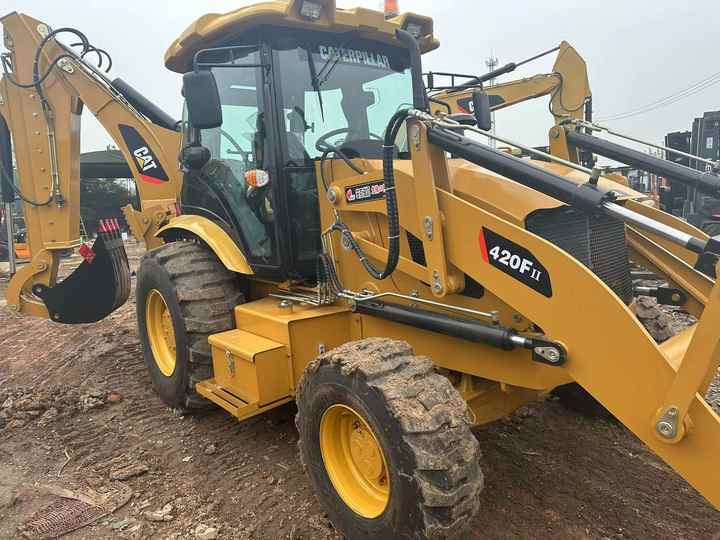 Used Wheel Loader CAT420F Caterpillar 420F Mini Construction Machinery Mini Wheel Skid Steer Loader in Stock - Retroexcavadora: foto 2 Used Wheel Loader CAT420F Caterpillar 420F Mini Construction Machinery Mini Wheel Skid Steer Loader in Stock - Retroexcavadora: foto 2
