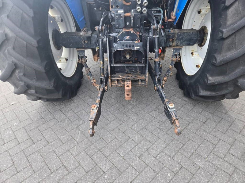 New Holland TL 90 A - Tractor: foto 5 New Holland TL 90 A - Tractor: foto 5