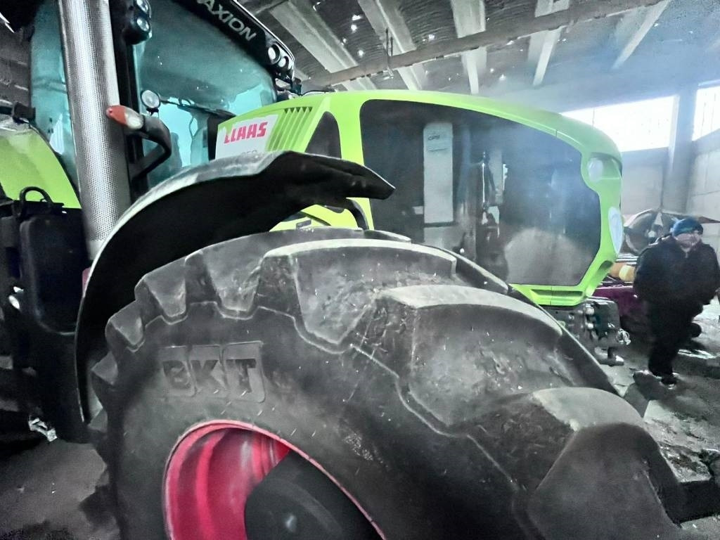 Tractor Claas Axion 950 Cmatic: foto 13 Tractor Claas Axion 950 Cmatic: foto 13