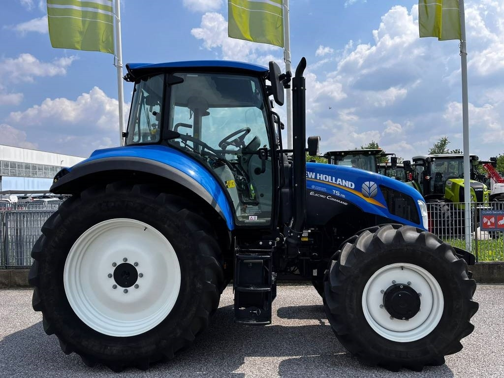 New Holland T 5.115 - Tractor: foto 4 New Holland T 5.115 - Tractor: foto 4