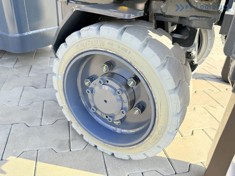 Aisle Master Combilift AISLE MASTER 20SHE / ARTICULATED FORKLIFT / TRIPLEX 8500MM / ELECTRIC / FREE LIFT / SIDE SHIFT / NEW TYRES / ONLY 1176 - Carretilla elevadora eléctrica: foto 5 Aisle Master Combilift AISLE MASTER 20SHE / ARTICULATED FORKLIFT / TRIPLEX 8500MM / ELECTRIC / FREE LIFT / SIDE SHIFT / NEW TYRES / ONLY 1176 - Carretilla elevadora eléctrica: foto 5