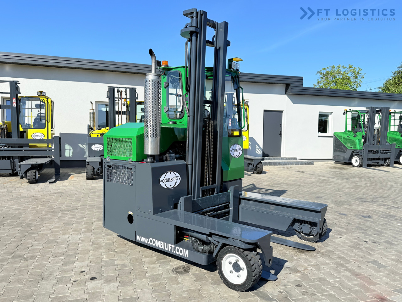 COMBILIFT C3000 / DUPLEX - 4100MM / DIESEL / FREE LIFT / CABIN / LIKE NEW - Carretilla de 4 vías: foto 1 COMBILIFT C3000 / DUPLEX - 4100MM / DIESEL / FREE LIFT / CABIN / LIKE NEW - Carretilla de 4 vías: foto 1
