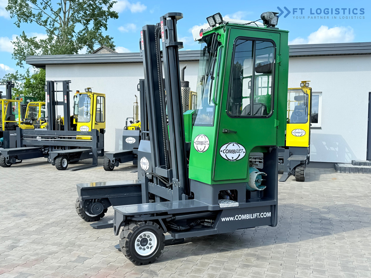 COMBILIFT C3500 / DUPLEX 4100MM / GAS / EXTENDABLE FORKS / CABIN / HEATING + AIR CONDITIONING / LIKE NEW - Carretilla de 4 vías: foto 3 COMBILIFT C3500 / DUPLEX 4100MM / GAS / EXTENDABLE FORKS / CABIN / HEATING + AIR CONDITIONING / LIKE NEW - Carretilla de 4 vías: foto 3