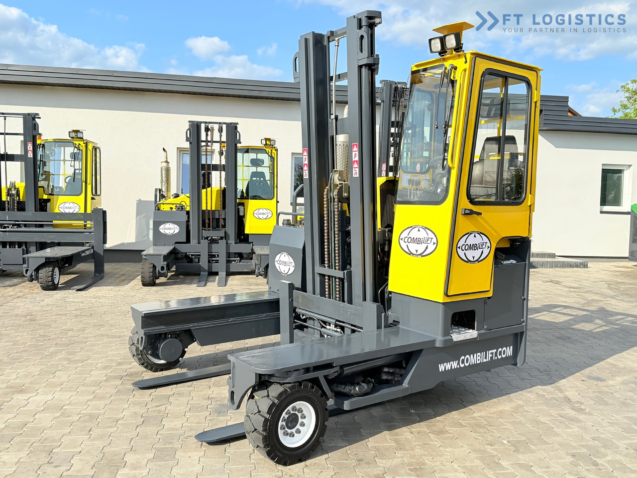 COMBILIFT C4000 / DIESEL / DUPLEX - 4100MM / FORK POSITIONER / ONLY 2951 MTH / LIKE NEW - Carretilla de 4 vías: foto 1 COMBILIFT C4000 / DIESEL / DUPLEX - 4100MM / FORK POSITIONER / ONLY 2951 MTH / LIKE NEW - Carretilla de 4 vías: foto 1