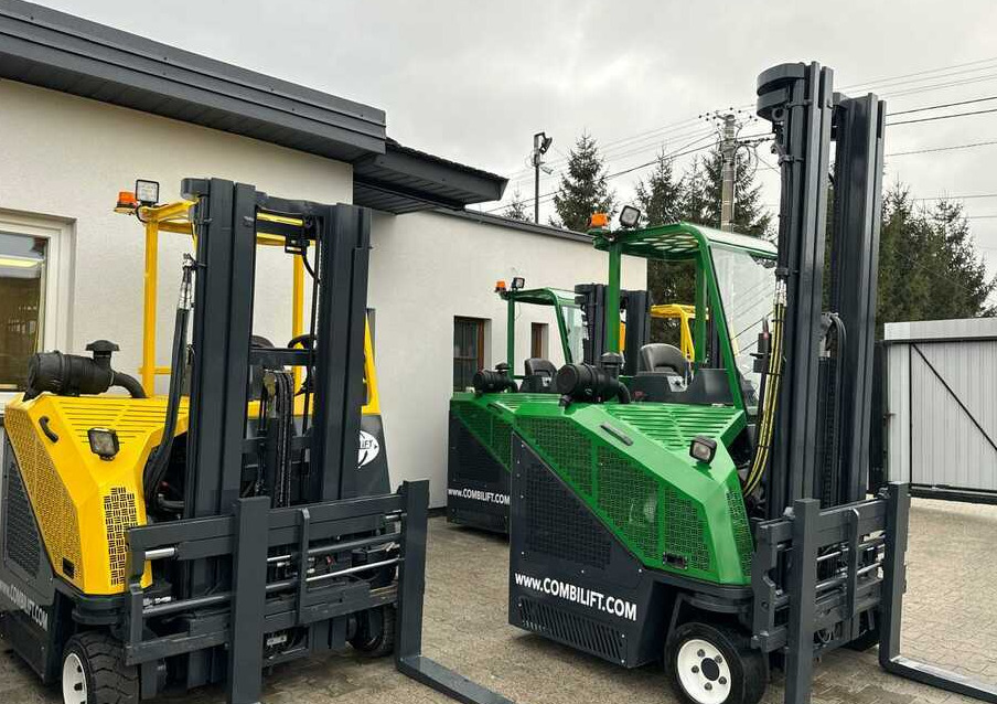 Combilift C2500CB-Triplex 6000mm -Only 4658 hours - Carretilla de 4 vías: foto 3 Combilift C2500CB-Triplex 6000mm -Only 4658 hours - Carretilla de 4 vías: foto 3
