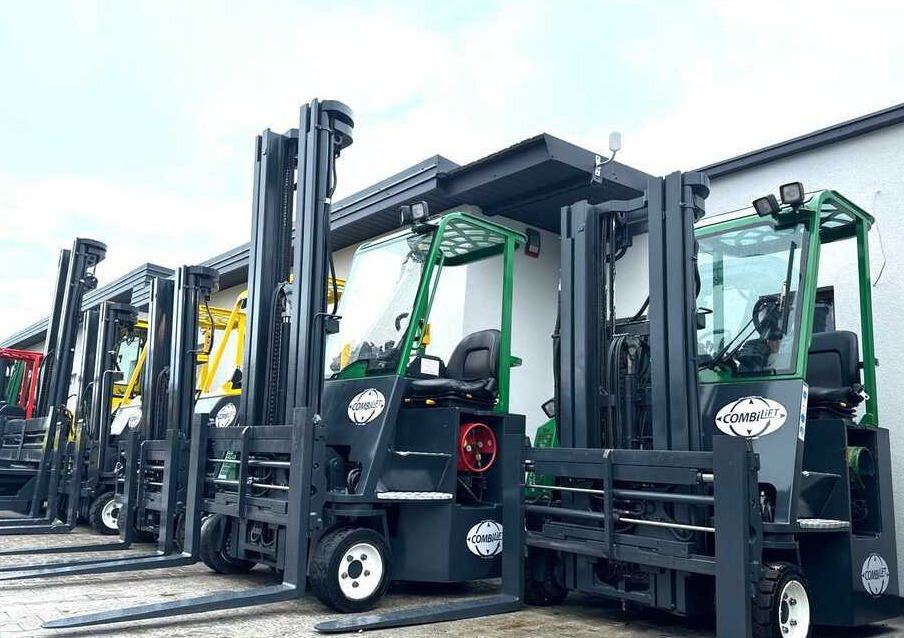 Combilift C2500CB-Triplex 6000mm -Only 4658 hours - Carretilla de 4 vías: foto 2 Combilift C2500CB-Triplex 6000mm -Only 4658 hours - Carretilla de 4 vías: foto 2