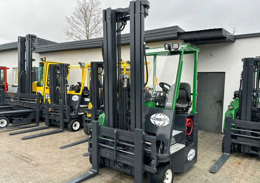 Combilift C2500CB-Triplex 6000mm -Only 4658 hours - Carretilla de 4 vías: foto 1 Combilift C2500CB-Triplex 6000mm -Only 4658 hours - Carretilla de 4 vías: foto 1