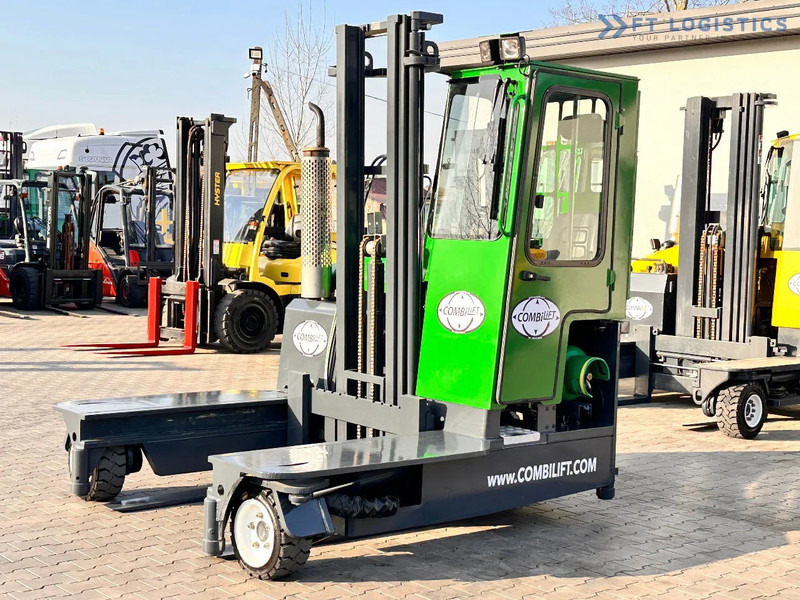 Combilift C3000 / DUPLEX / 4100MM / LPG / FREE LIFT / Like New C3000 / DUPLEX / 4100MM / LPG / FREE LIFT / Like New - Carretilla de 4 vías: foto 1 Combilift C3000 / DUPLEX / 4100MM / LPG / FREE LIFT / Like New C3000 / DUPLEX / 4100MM / LPG / FREE LIFT / Like New - Carretilla de 4 vías: foto 1