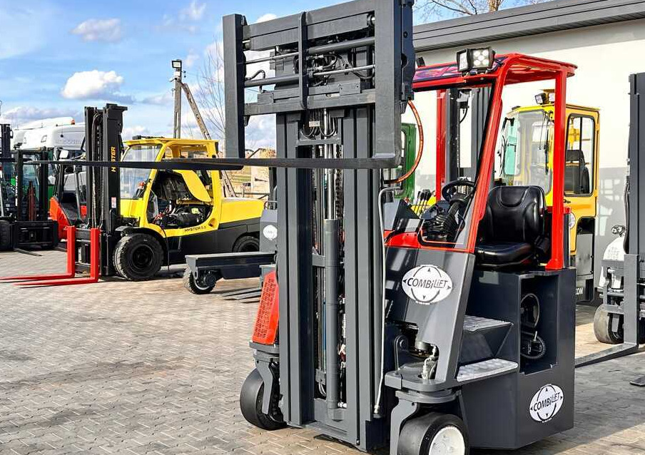 Combilift C3000CB / LPG / TRIPLEX / 5500MM / FREE LIFT / SIDE SHIFT + FORK POSITIONER / LIKE NEW - Carretilla de 4 vías: foto 2 Combilift C3000CB / LPG / TRIPLEX / 5500MM / FREE LIFT / SIDE SHIFT + FORK POSITIONER / LIKE NEW - Carretilla de 4 vías: foto 2