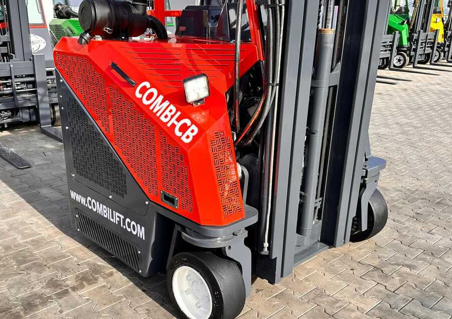 Combilift C3000CB / LPG / TRIPLEX / 5500MM / FREE LIFT / SIDE SHIFT + FORK POSITIONER / LIKE NEW - Carretilla de 4 vías: foto 4 Combilift C3000CB / LPG / TRIPLEX / 5500MM / FREE LIFT / SIDE SHIFT + FORK POSITIONER / LIKE NEW - Carretilla de 4 vías: foto 4