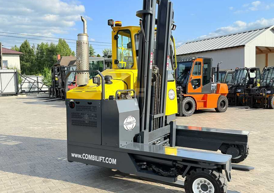 Combilift C4000 / DIESEL / DUPLEX - 4100MM / POSITIONER / ONLY 2951 MTH / LIKE NEW - Carretilla de 4 vías: foto 5 Combilift C4000 / DIESEL / DUPLEX - 4100MM / POSITIONER / ONLY 2951 MTH / LIKE NEW - Carretilla de 4 vías: foto 5