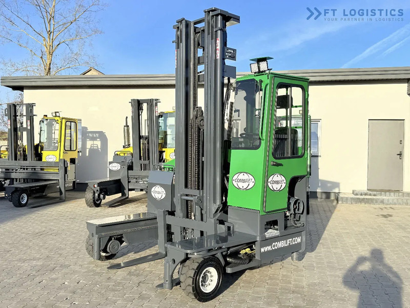 Combilift C4000 / GAS / TRIPLEX - 6900MM / FREE-LIFT / FULL CABIN C4000 / GAS / TRIPLEX - 6900MM / FREE-LIFT / FULL CABIN - Carretilla de 4 vías: foto 1 Combilift C4000 / GAS / TRIPLEX - 6900MM / FREE-LIFT / FULL CABIN C4000 / GAS / TRIPLEX - 6900MM / FREE-LIFT / FULL CABIN - Carretilla de 4 vías: foto 1