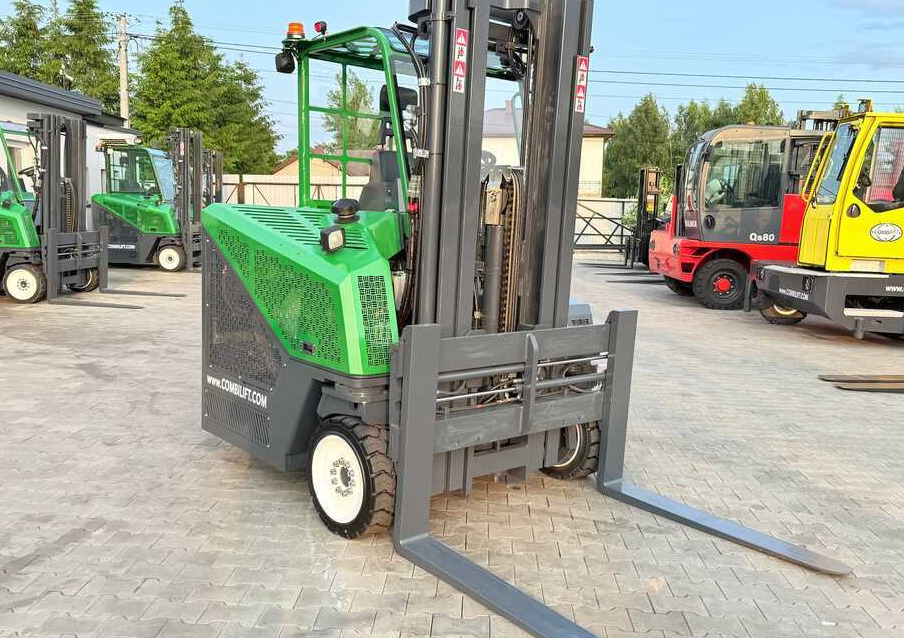 Combilift C4000CB / TRIPLEX - 5200MM / LPG / FREE LIFT / FORK POSITIONER / FORK SIDESHIFT / HEIGHT 2450MM / LIKE NEW - Carretilla de 4 vías: foto 4 Combilift C4000CB / TRIPLEX - 5200MM / LPG / FREE LIFT / FORK POSITIONER / FORK SIDESHIFT / HEIGHT 2450MM / LIKE NEW - Carretilla de 4 vías: foto 4