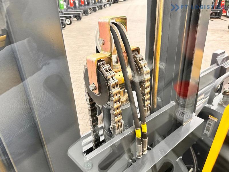 Combilift C4500 / DUPLEX / 4050MM / DIESEL / WIDE POSITIONER / FREE LIFT C4500 / DUPLEX / 4050MM / DIESEL / WIDE POSITIONER / FREE LIFT - Carretilla de 4 vías: foto 2 Combilift C4500 / DUPLEX / 4050MM / DIESEL / WIDE POSITIONER / FREE LIFT C4500 / DUPLEX / 4050MM / DIESEL / WIDE POSITIONER / FREE LIFT - Carretilla de 4 vías: foto 2