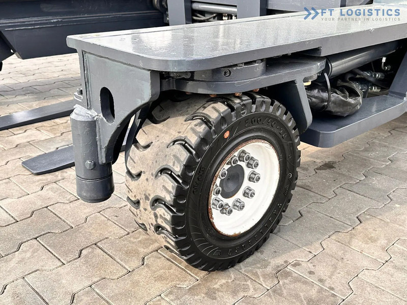 Combilift C4500 / LPG / TRIPLEX / 5500MM / FREE LIFT / HYDRAULIC FORK SHIFT / Like New C4500 / LPG / TRIPLEX / 5500MM / FREE LIFT / HYDRAU - Carretilla de 4 vías: foto 5 Combilift C4500 / LPG / TRIPLEX / 5500MM / FREE LIFT / HYDRAULIC FORK SHIFT / Like New C4500 / LPG / TRIPLEX / 5500MM / FREE LIFT / HYDRAU - Carretilla de 4 vías: foto 5