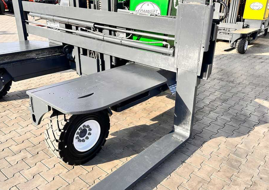 Carretilla de 4 vías Combilift C5000XL / LPG / AIR CONDITIONING / WIDE POSITIONER / DUPLEX MAST / ADJUSTABLE FORKS / NEW TIRES / EXCELLENT CONDITION!: foto 6