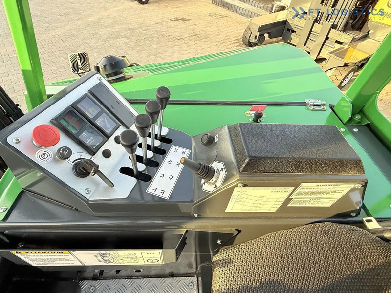 Carretilla de 4 vías Combilift CB4000 / GAS / TRIPLEX 5200MM / FREE LIFT / FORK POSITIONER / SIDE SHIFT / EXCELLENT CONDITION / Wide range of four-way and side: foto 16 Carretilla de 4 vías Combilift CB4000 / GAS / TRIPLEX 5200MM / FREE LIFT / FORK POSITIONER / SIDE SHIFT / EXCELLENT CONDITION / Wide range of four-way and side: foto 16