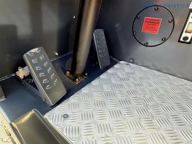 Carretilla de 4 vías Combilift CB4000 / GAS / TRIPLEX 5200MM / FREE LIFT / FORK POSITIONER / SIDE SHIFT / EXCELLENT CONDITION / Wide range of four-way and side: foto 11 Carretilla de 4 vías Combilift CB4000 / GAS / TRIPLEX 5200MM / FREE LIFT / FORK POSITIONER / SIDE SHIFT / EXCELLENT CONDITION / Wide range of four-way and side: foto 11