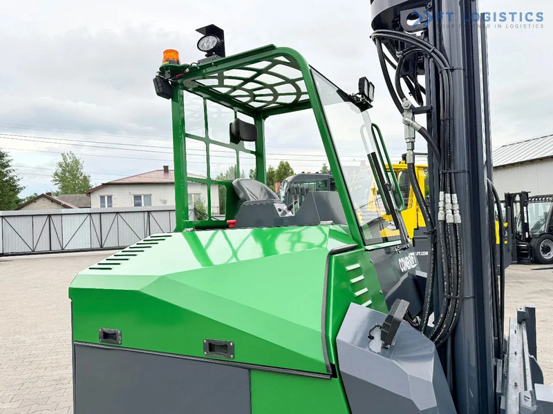 Combilift CBE4000 / TRIPLEX 5200MM / ELECTRIC / FREE LIFT / FORK POSITIONER / SIDE SHIFT / LIKE NEW CBE4000 / TRIPLEX 5200MM / ELECTRIC / - Carretilla de 4 vías: foto 4 Combilift CBE4000 / TRIPLEX 5200MM / ELECTRIC / FREE LIFT / FORK POSITIONER / SIDE SHIFT / LIKE NEW CBE4000 / TRIPLEX 5200MM / ELECTRIC / - Carretilla de 4 vías: foto 4