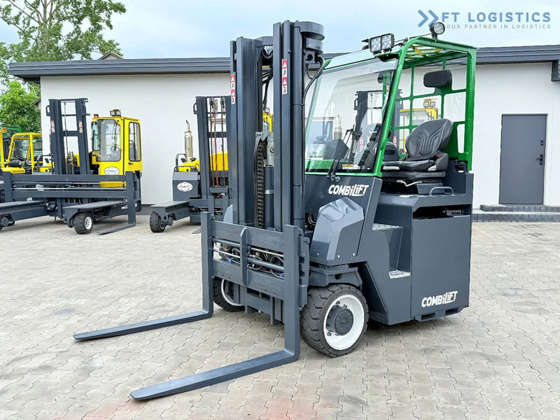 Combilift CBE4000 / TRIPLEX 5200MM / ELECTRIC / FREE LIFT / FORK POSITIONER / SIDE SHIFT / LIKE NEW CBE4000 / TRIPLEX 5200MM / ELECTRIC / - Carretilla de 4 vías: foto 1 Combilift CBE4000 / TRIPLEX 5200MM / ELECTRIC / FREE LIFT / FORK POSITIONER / SIDE SHIFT / LIKE NEW CBE4000 / TRIPLEX 5200MM / ELECTRIC / - Carretilla de 4 vías: foto 1