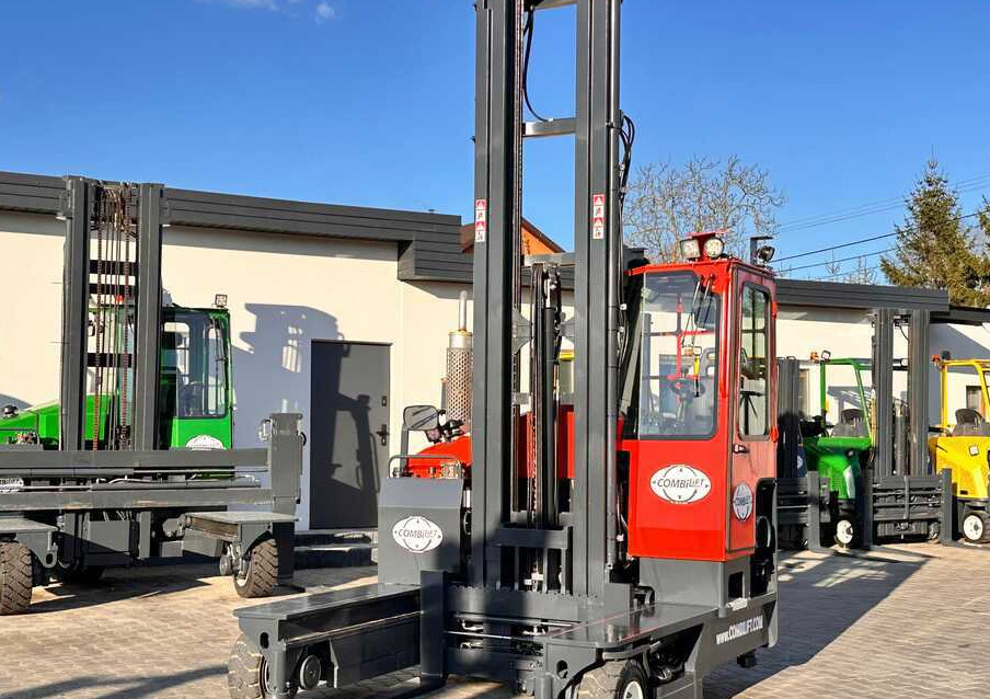 Combilift COMBILIFT C4000 – TRIPLEX 9300 mm – Year 2017 – GAS – FREE LIFT – FORK SIDE SHIFT – CONDITION 5/5 - Carretilla de 4 vías: foto 4 Combilift COMBILIFT C4000 – TRIPLEX 9300 mm – Year 2017 – GAS – FREE LIFT – FORK SIDE SHIFT – CONDITION 5/5 - Carretilla de 4 vías: foto 4