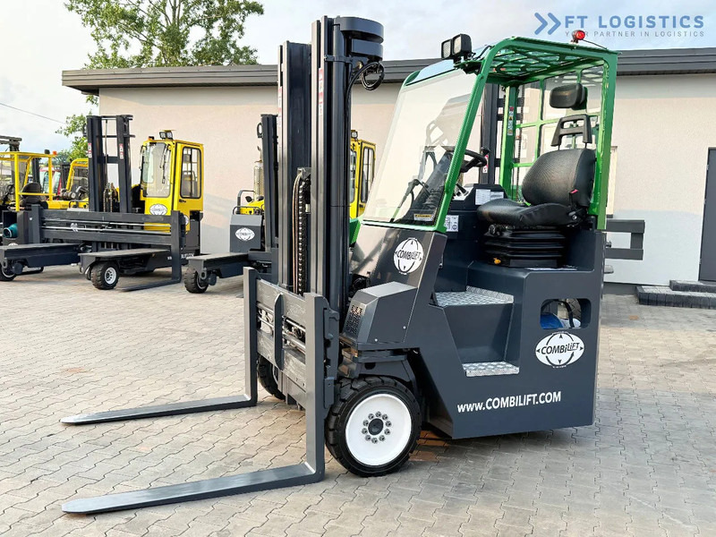 Combilift COMBILIFT C4000CB – TRIPLEX 5200mm – Year 2017 – LPG – FREE LIFT – SIDESHIFT – FORK POSITIONER – CONDITION 5/5 COMBILIFT C4000CB - Carretilla de 4 vías: foto 2 Combilift COMBILIFT C4000CB – TRIPLEX 5200mm – Year 2017 – LPG – FREE LIFT – SIDESHIFT – FORK POSITIONER – CONDITION 5/5 COMBILIFT C4000CB - Carretilla de 4 vías: foto 2