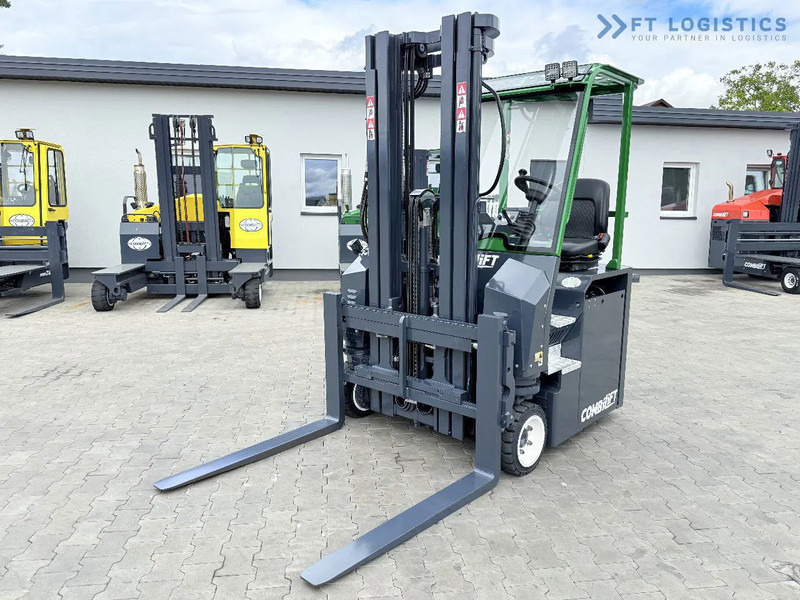 Carretilla de 4 vías Combilift Combilift CBE2500 / TRIPLEX / 5500MM / FREE LIFT / ELECTRIC DRIVE / ONLY 2300 MTH / FORK POSITIONER / SIDE SHIFT / NEW TYRES / L: foto 1