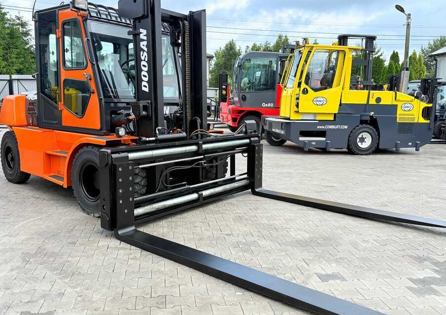 Doosan DOOSAN / DUPLEX 3000MM / SIDE SHIFT / FORK POSITIONER / 2500MM FORKS / 7000KG / CABIN / LIKE NEW - Carretilla elevadora diésel: foto 3 Doosan DOOSAN / DUPLEX 3000MM / SIDE SHIFT / FORK POSITIONER / 2500MM FORKS / 7000KG / CABIN / LIKE NEW - Carretilla elevadora diésel: foto 3