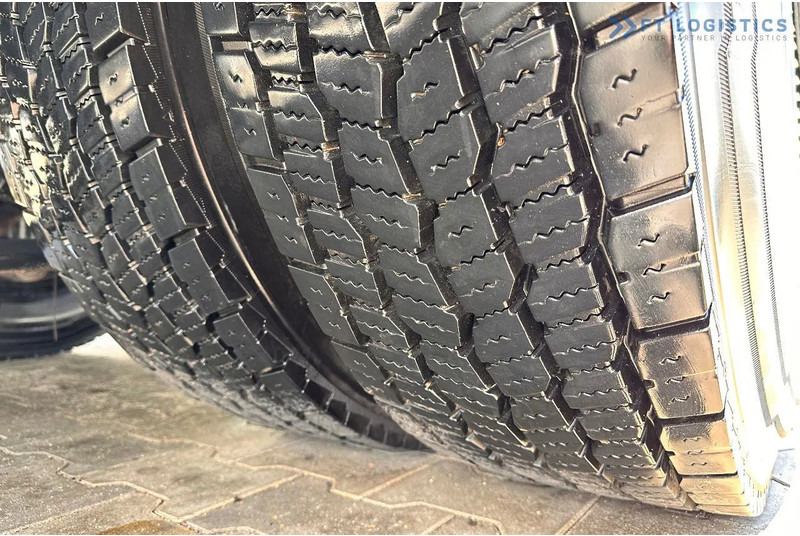 Camión frigorífico Iveco Stralis 420 STRALIS 420 / Refrigerated Truck / Carrier Supra 950 / 19 Pallets / Tail Lift / Tires: foto 9