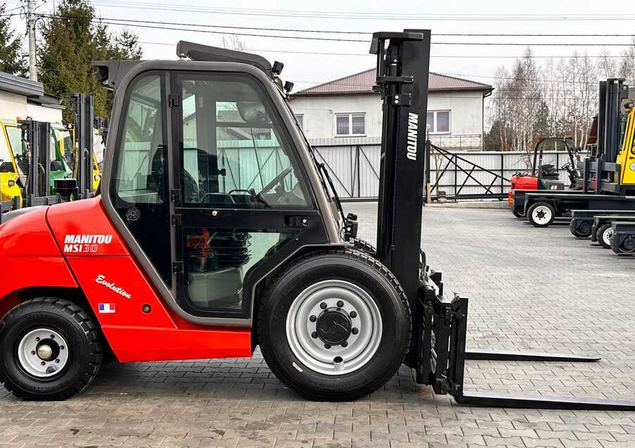 Carretilla todo terreno Manitou MSI30 / DIESEL / DUPLEX / 3400MM / CABIN / FORK POSITIONER / SIDE SHIFT / LIKE NEW: foto 13