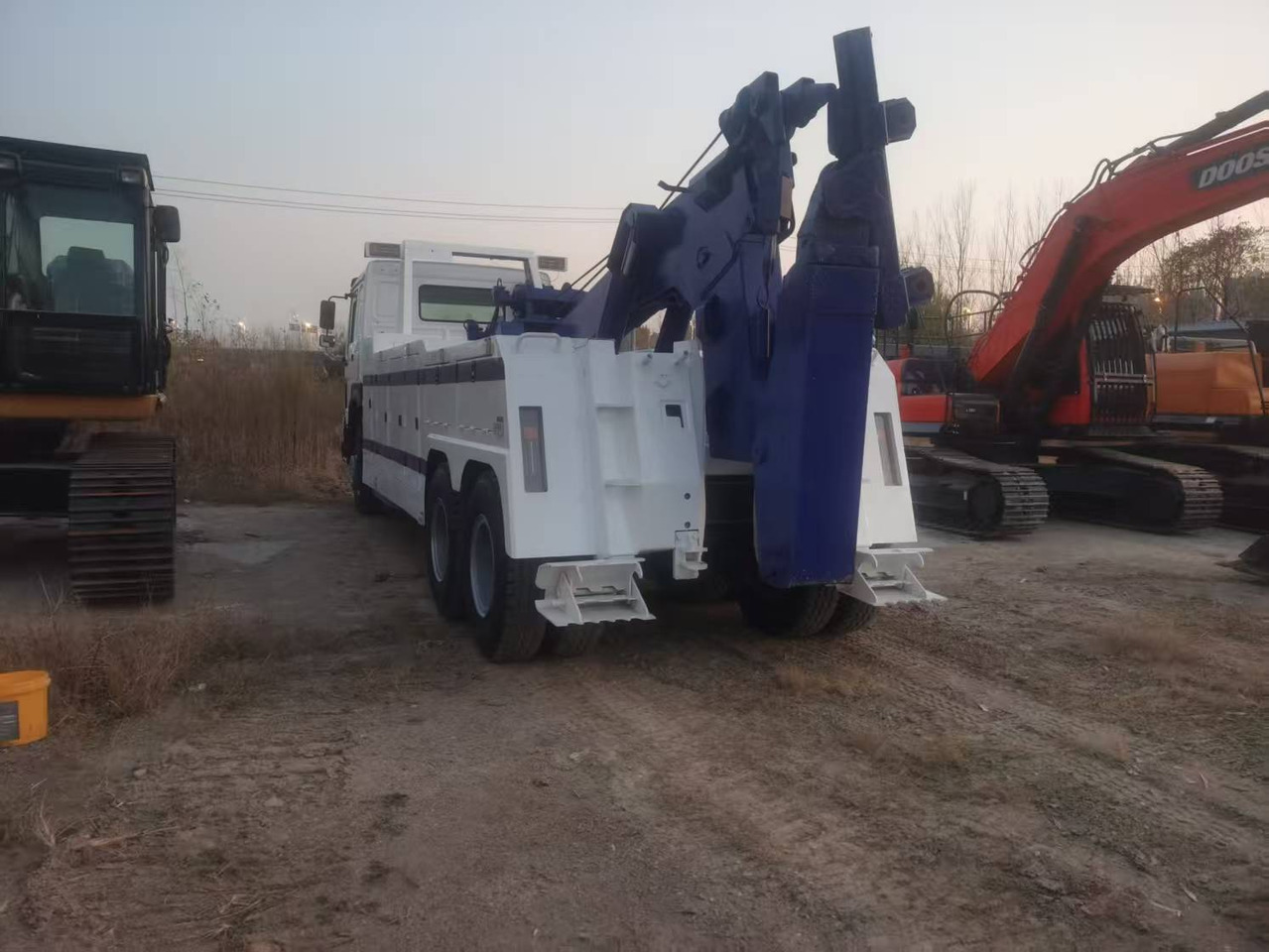 HOWO tow truck - Camión grúa: foto 5 HOWO tow truck - Camión grúa: foto 5