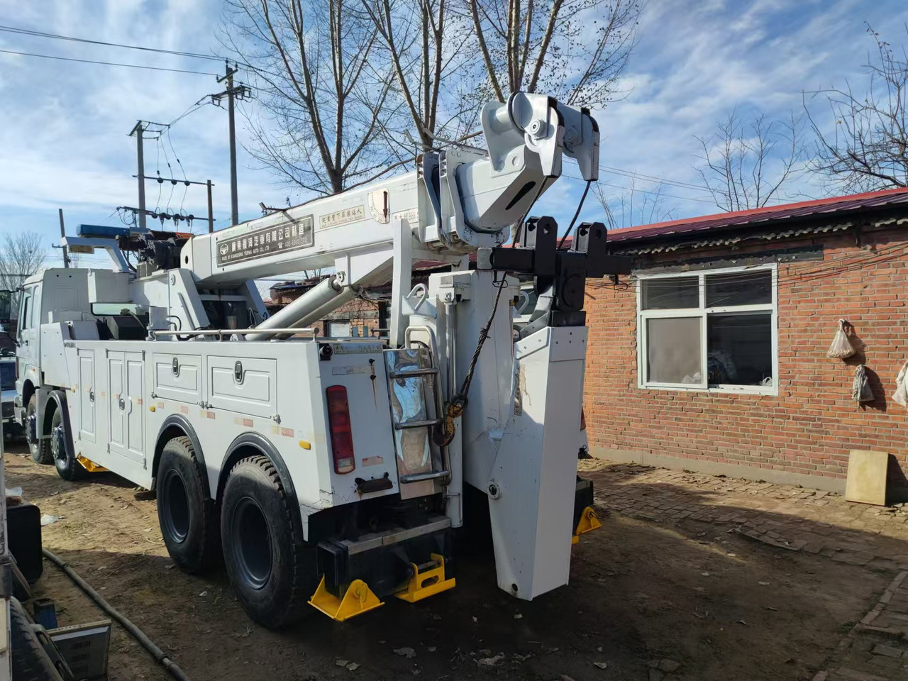 SINOTRUK 8×4,375HP - Camión grúa: foto 4 SINOTRUK 8×4,375HP - Camión grúa: foto 4