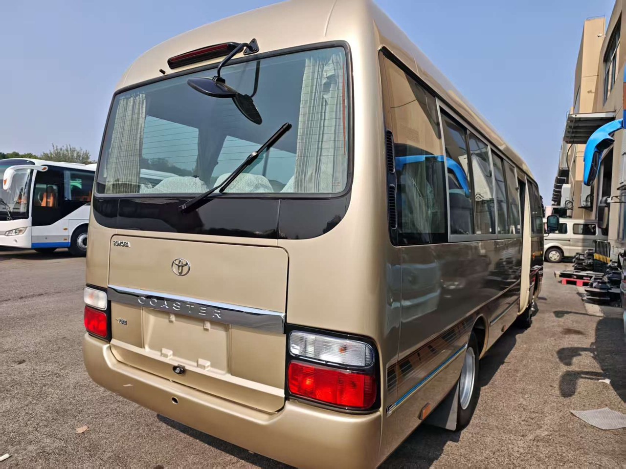 TOYOTA COASTER 23 seats - Autocar: foto 2 TOYOTA COASTER 23 seats - Autocar: foto 2