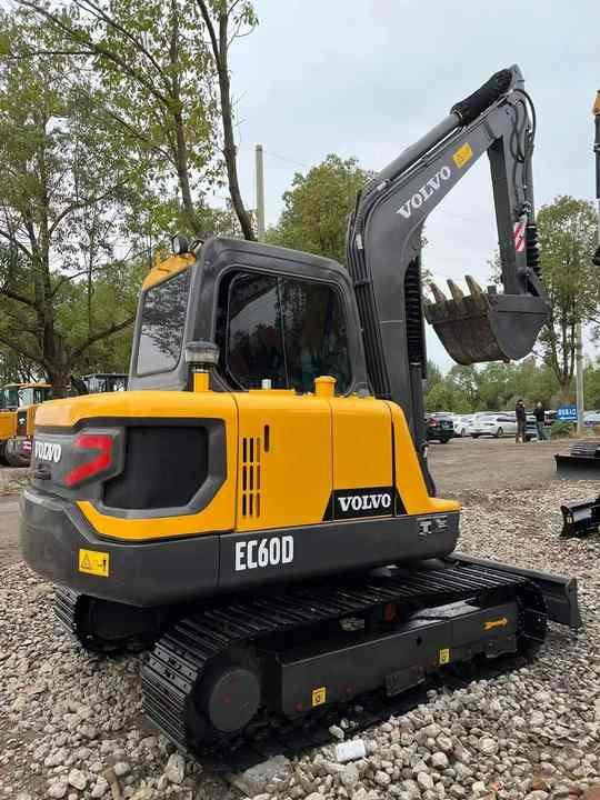 High Quality Used Volvo EC60D Excavator for Sale 6 Ton Compact Machine, Excellent Condition, Ready for Work! - Excavadora de cadenas: foto 2 High Quality Used Volvo EC60D Excavator for Sale 6 Ton Compact Machine, Excellent Condition, Ready for Work! - Excavadora de cadenas: foto 2